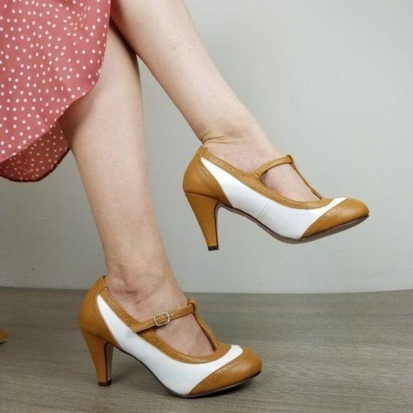 Vintage Style Rockabilly Two Tone T-Strap Pumps - Picture 4 of 7